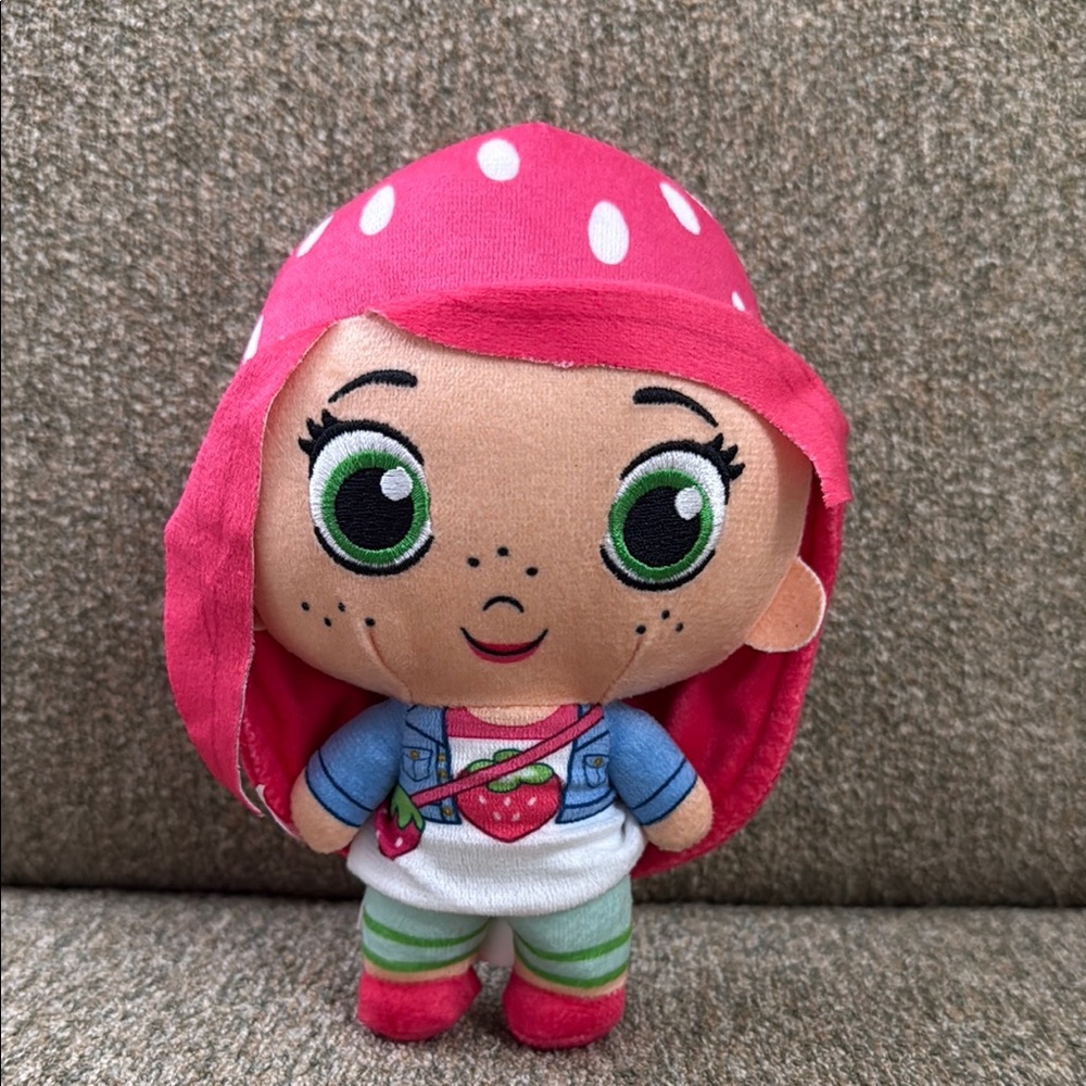 Strawberry Shortcake Berry In The Big City  6 inch Plush Toy Doll